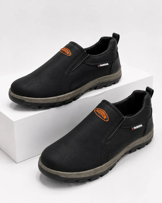 Trailwalk Slip-On – Jet Black