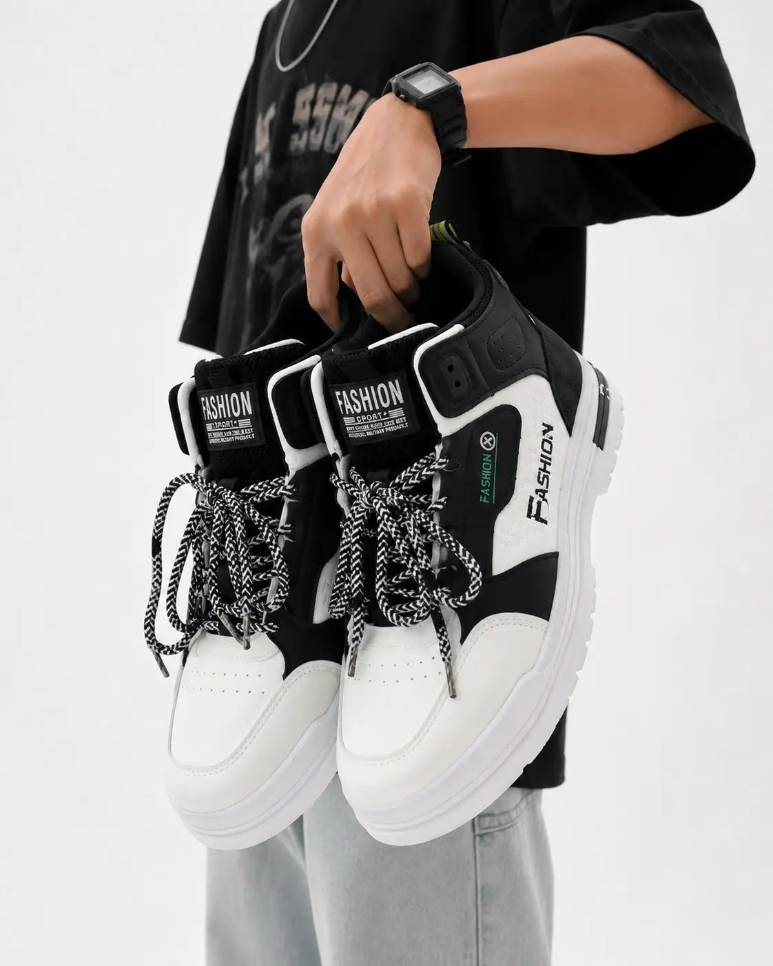Street High-Top Sneaker – Monochrome