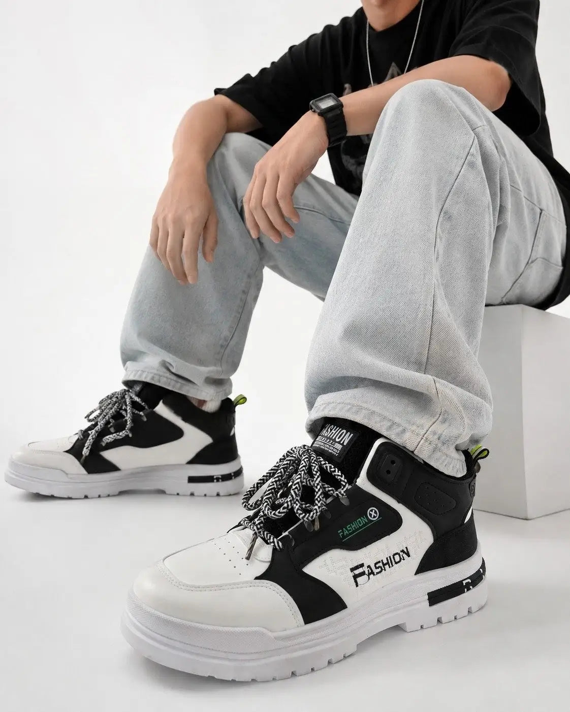 Street High-Top Sneaker – Monochrome