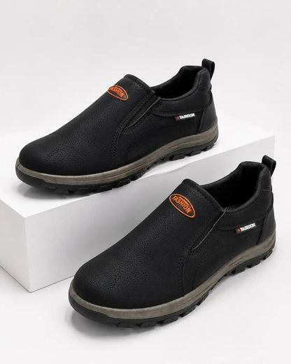 Trailwalk Slip-On – Jet Black